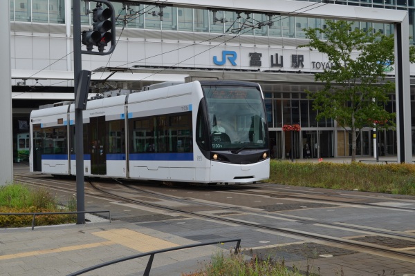 富山駅