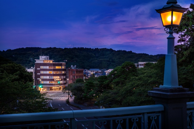 石川橋から眺めるホテル